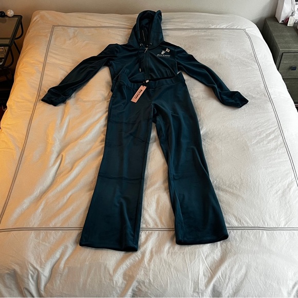 Juicy Couture jogger set - Picture 8 of 8